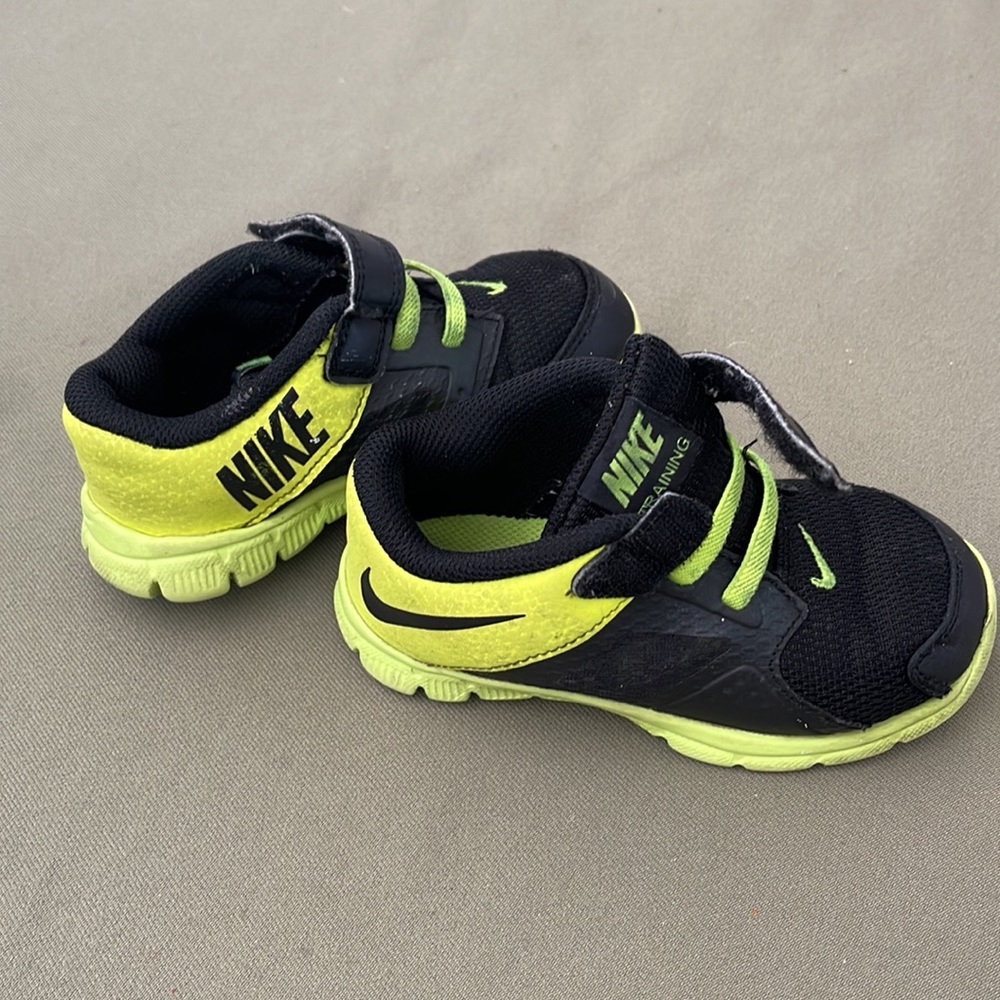 NIKE Training  Toddlers size 8C” Velcro closing
